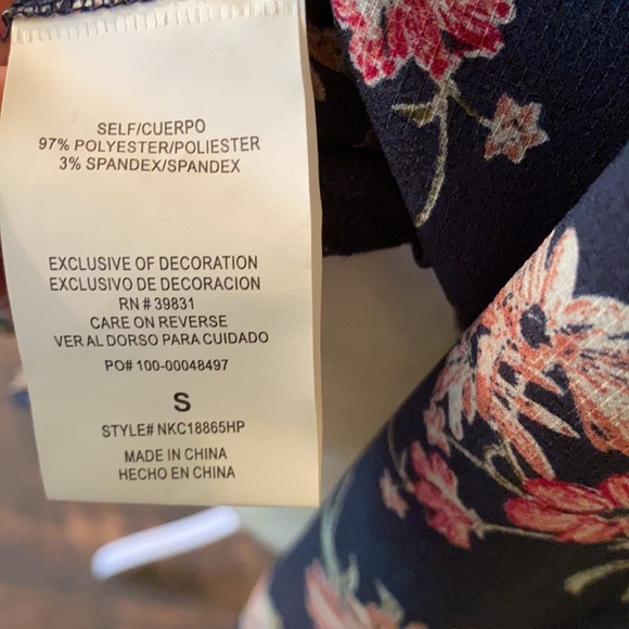 Rewind cold shoulder top - Picture 12 of 13